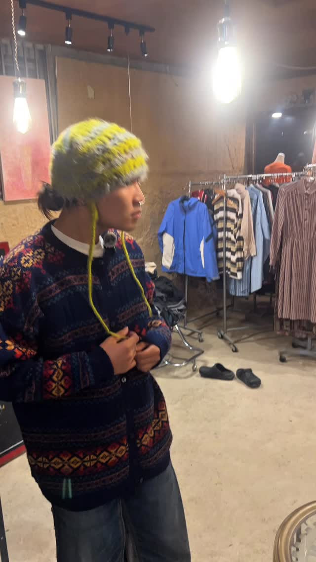 柄ニット＋当店オリジナルリメイクパンツのご紹介🩳